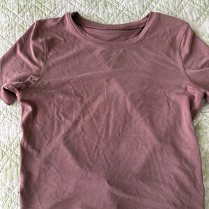 Lululemon Short Sleeve Workout T-Shirt w Crossback
